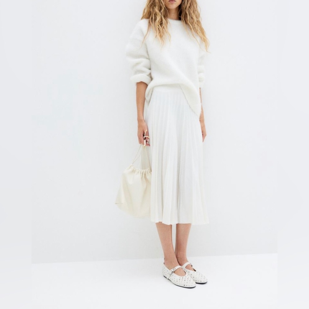 White mohair blend material sweater